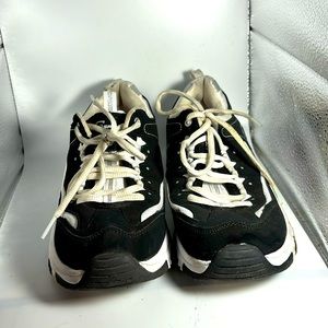 Skechers women’s sports sneakers size 10